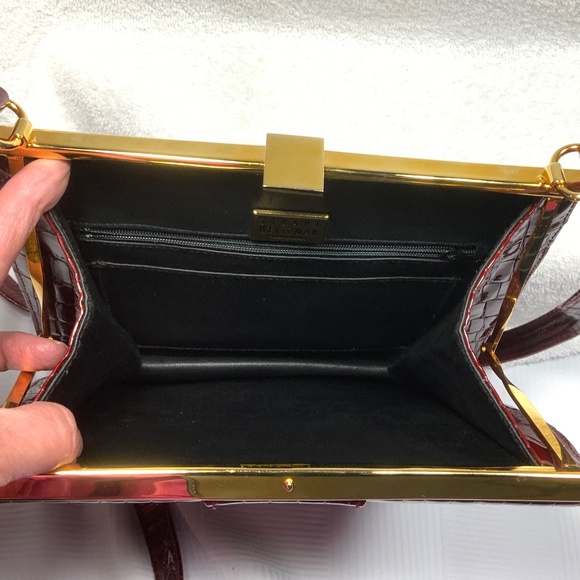 Stuart Weitzman Red Croc Frame Bag - Picture 4 of 14